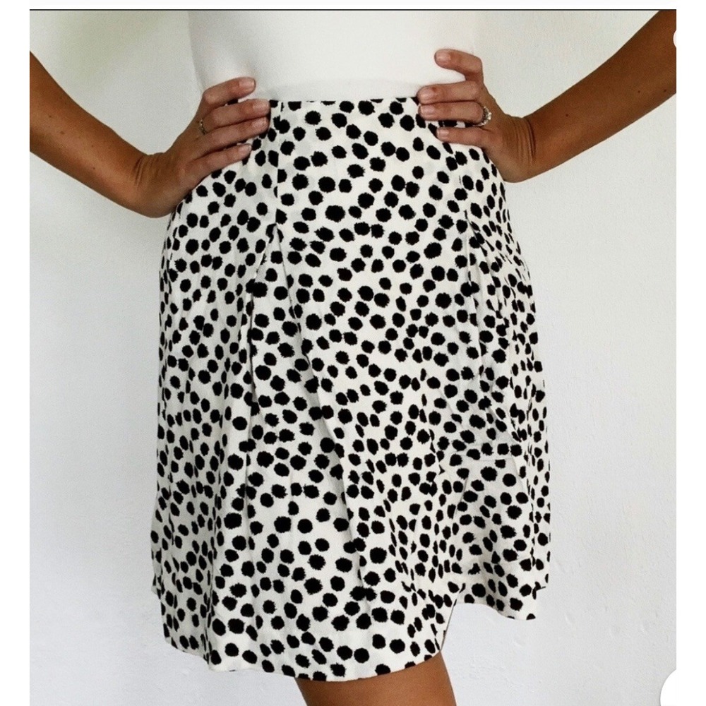 LOFT‎ Skirt Size 8 Rayon White Black Polka Dot Knee Length Career Casual 🖤🖤